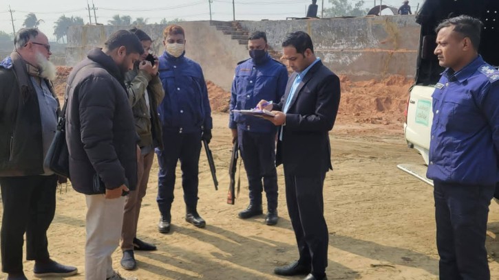 বগুড়ায় ফসলি জমির মটিকাটার দায়ে ইটভাটা ম্যানেজারের জরিমানা