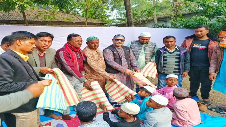 বগুড়ায় আরফাত রহমান কোকোর শাহাদতবার্ষিকীতে দোয়া ও শীতবস্ত্র বিতরণ