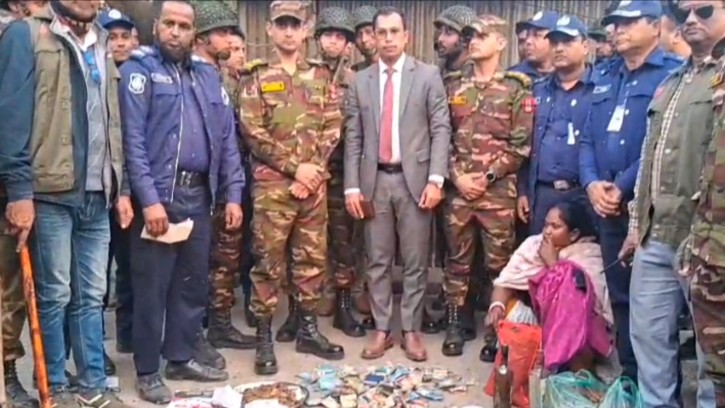 জয়পুরহাটে বিপুল পরিমাণ মাদক উদ্ধার, নারী কারবারি গ্রেপ্তার