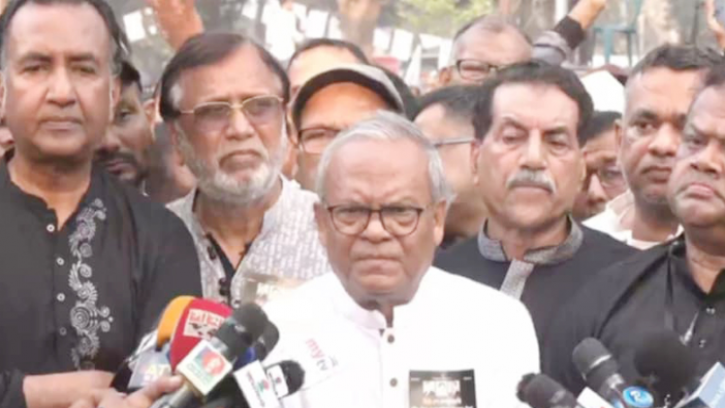 নির্বাচিত হলে খালেদা জিয়া রাষ্ট্রপতি, তারেক রহমান প্রধানমন্ত্রী—এটি বিএনপির অবস্থান নয়: রিজভী